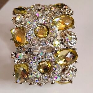 Vintage Silver Tone Aurora Borealis Stretch Floral Bangle